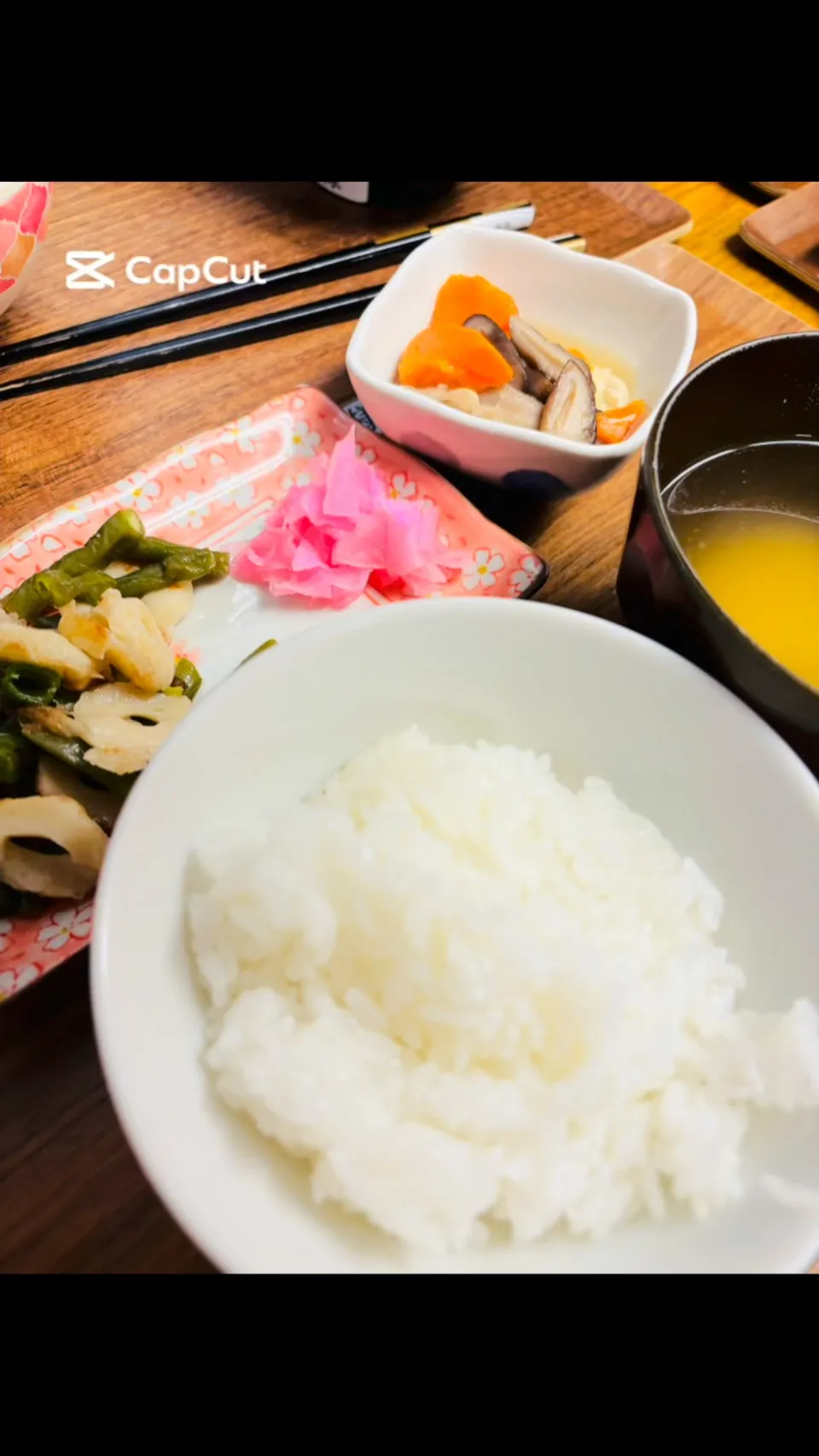 今日の朝食は、、、